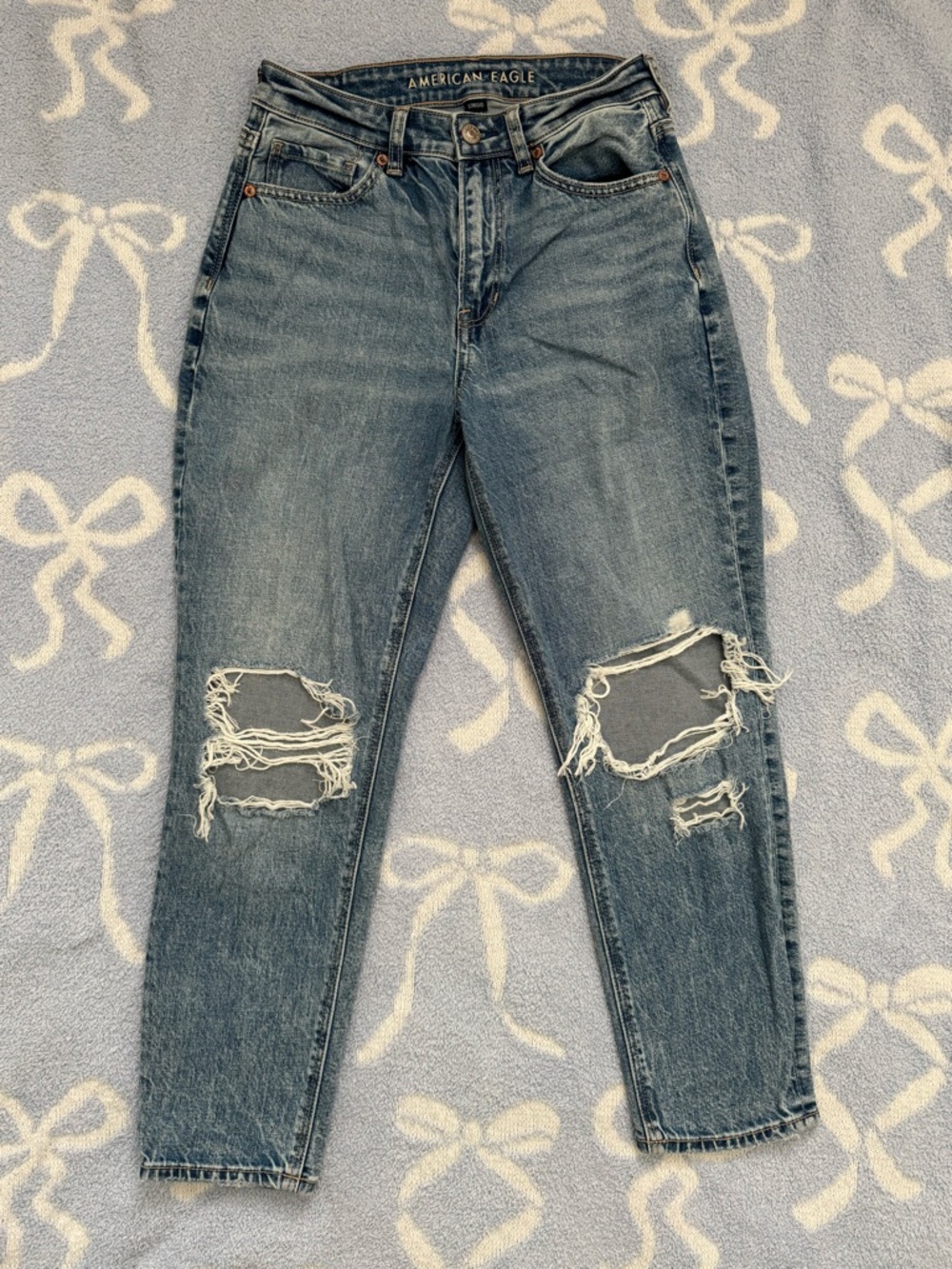 American Eagle Strigid Ripped Mom High-Rise Jeans (2 X-Short)